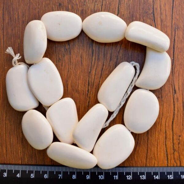 Bedrock Resin Pebble White