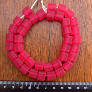 Cube small 10 x 10mm Hot Pink