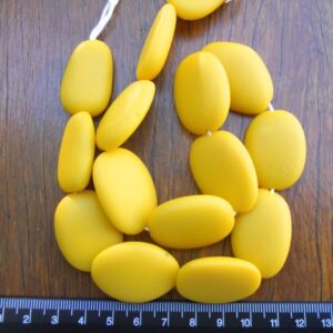 Pebbles mixed strand Solid Yellow
