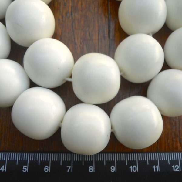 20mm Solid White Ball